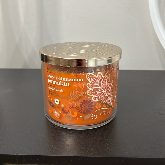 Bath & Body Works Other - Bath and Body Works SWEET CINNAMON PUMPKIN 3 Wick Candle